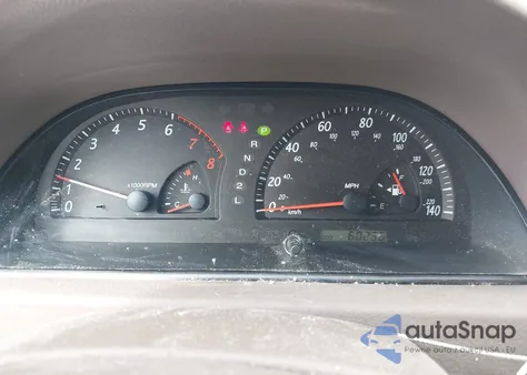 2004 Toyota Camry Le z USA, uszkodzony, nr VIN 4T1BE32K74U281864